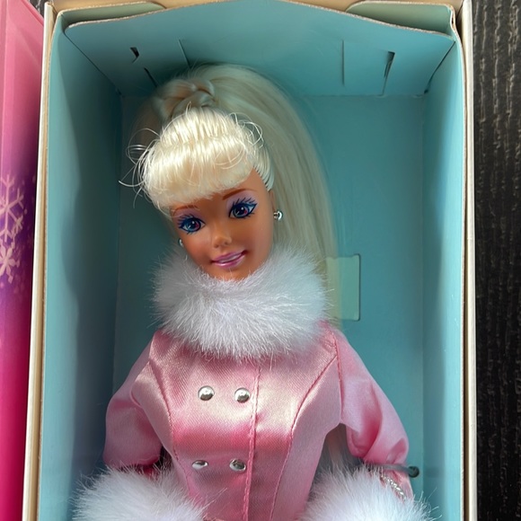 NRFB Winter Dazzle Barbie ❄️ - Picture 3 of 14